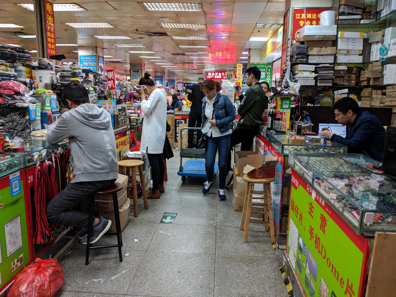 A Visit to Huaqiangbei Market by an Embedded Systems Engineer vilimblog